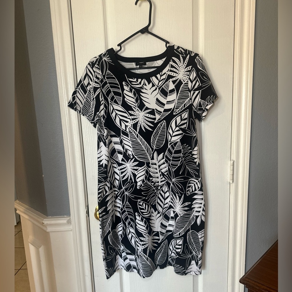 Talbots Women’s Short Sleeve Black‎ Dress With White Leaves Size XS